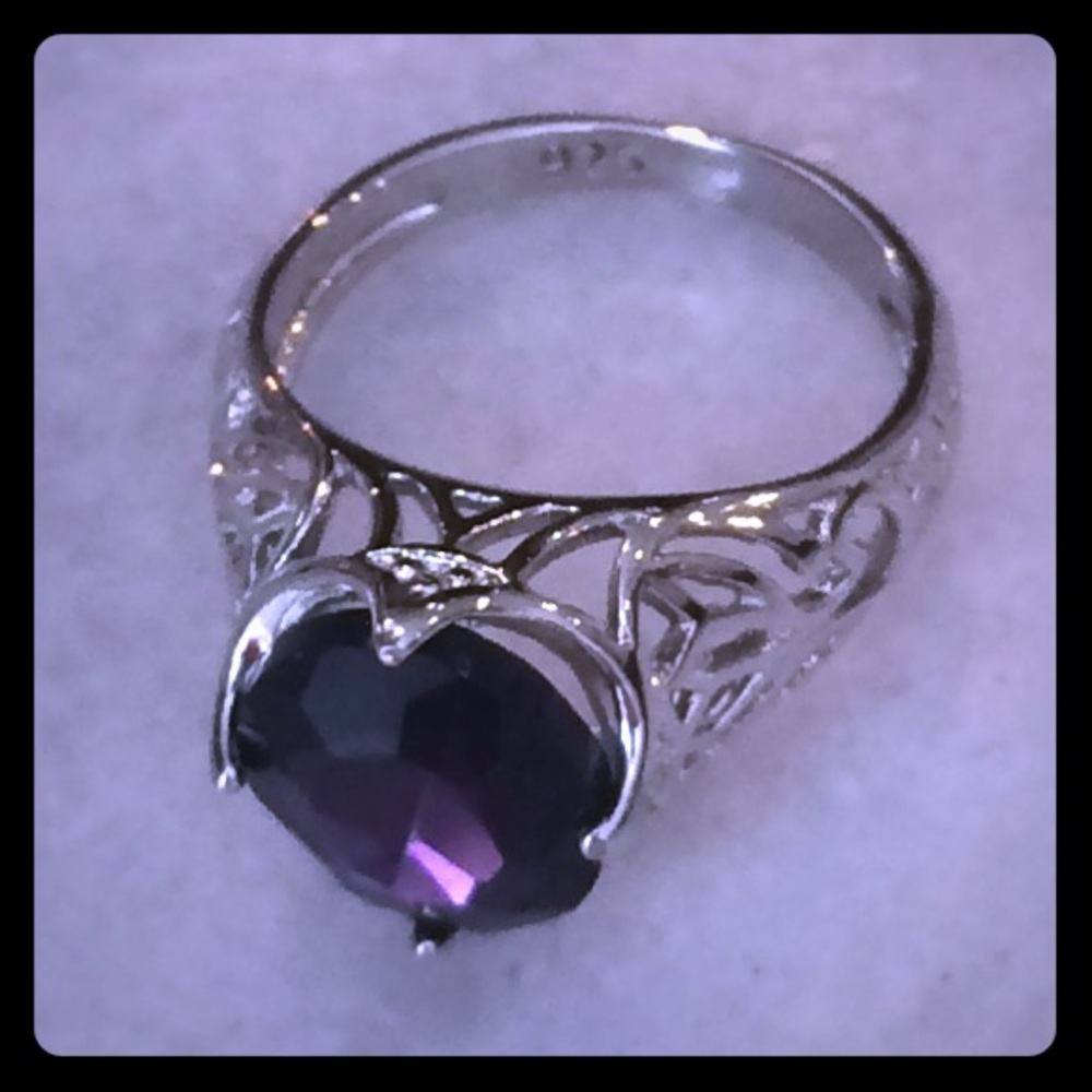 New Alexandrite Ring in Sterling Sliver - Size 8